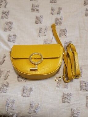 Italian Leather Women’s Saddle Crossbody Bag with Gold Ring Accent And Stap
